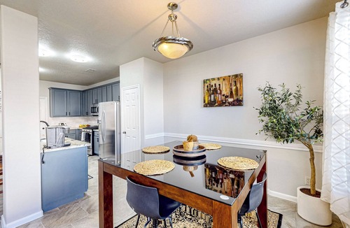 Conroe House | 3 Mi to Downtown Conroe: Updated Townhome w/Yard