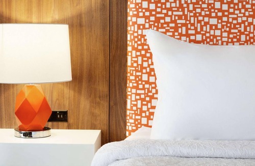 Houston Hotel | 3 Well-Equipped Rooms Near Lents Family Park East - 1.1 miles – Prime Location