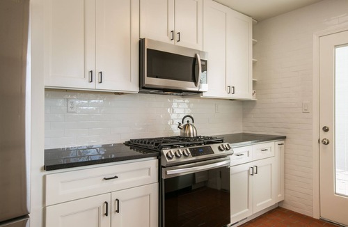 Oso Grande House | 30-DAY MIN STAY 3Bed/3Bath in Quiet Neighborhood