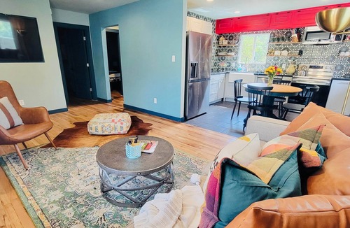 Fort Worth House | 30+ Day Stay by Stockyards & Hospital-Pets Welcome