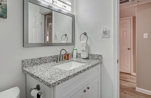 Willow Meadows/Willowbend Area Apartment | 30 minute walk from NRG Center. Perfect for Houston Livestock Show and Rodeo