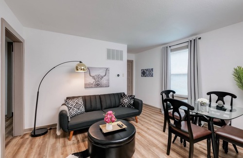 Olmos Park Apartment | 30% off- 2BR 1BA Apt- Free Parking-Equipped kitchen- Washer and Dryer