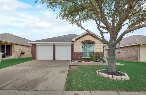 South Arlington Apartment | 3BD Home Garage HWY 360 Grand Prairie (GP020)