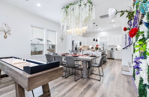 OST - South Union House | 3BR Houston Retreat near Medical Center, Downtown & University of Houston