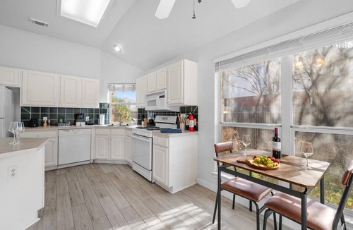 Cedar Park House | 3BR NEW! Stylish Home in Cedar Park Arcade & Fireplace - Sleeps 10