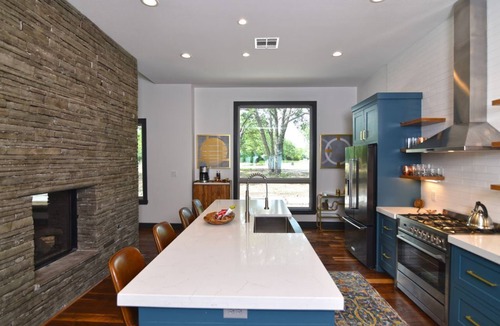 Quinlan House | 3rd Nt Free in August! Luxury Waterfront Hot Tub Kayaks Views