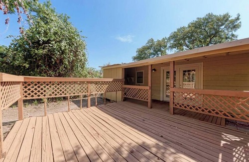University Hills and Windsor Park House | 4 Bdrm, Spacious, Hot Tub, Pool, Patio, Yard Games