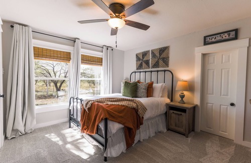 Santa Anna Other | 4BR Country Charmer w/Hot Tub Hunt, Fish, Shop, Dine & Wine Nearby!