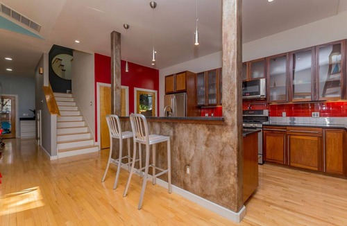 Bouldin House | 4BR South Congress Area | Local Art, Screened Porch | Walk to SoCo