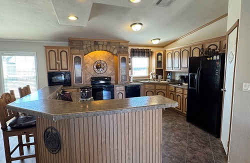 Colorado City House | 5 Acre West Texas Retreat -3 Miles From Highway - Plenty of Truck Parking