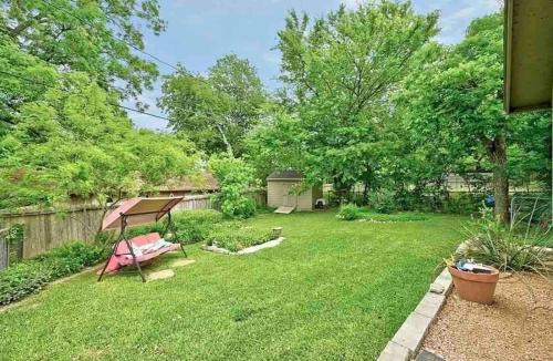 Barton Hills House | 5 Bedroom 4 Bath Zilker Villa Big Yard in Zilker Barton Hills