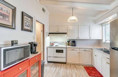 Texas City House | 5 Mi to Texas City Dike & Beach! Family Hideaway