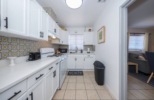 Tucson House | 5 mins to UofA - Pet Friendly Retreat! Fenced Yard