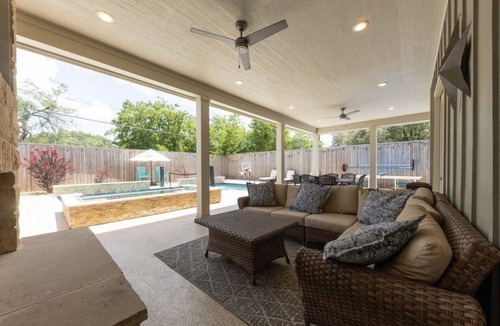 College Station House | 5BR 5.5BA Home Just a to Walk to Kyle Field Private Pool + Hot Tub Sleeps 16