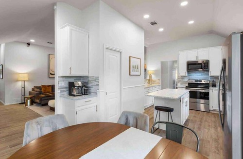 North Buttercup Creek House | 5BR/CedarPark/Soothing Sauna/HotTub/Peloton