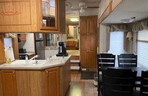 Greenville House | 5th Wheel Camper with plenty of outdoor space