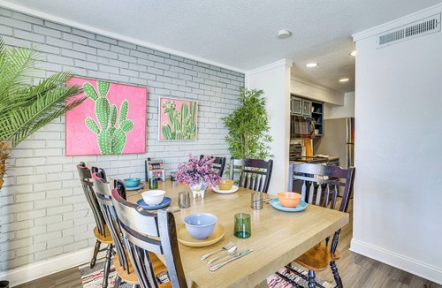 West Arlington Apartment | 6 Mi to At&t Stadium! Texan-themed Townhome