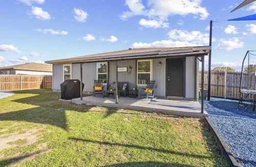 Bellmead House | 6 Mi to Waco! Home for Families + Pets