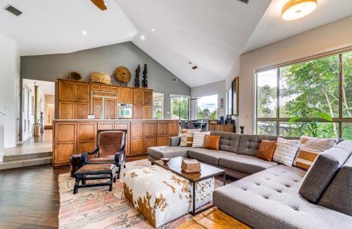 Peyton Brook At Rob Roy House | 7 Mi to Zilker Park: Oasis w/Pool & Patio