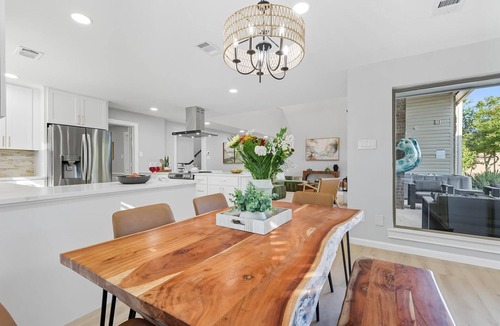 DeSoto House | 7BR 5BA w Pool, Hot Tub, Sport Court & Game Room