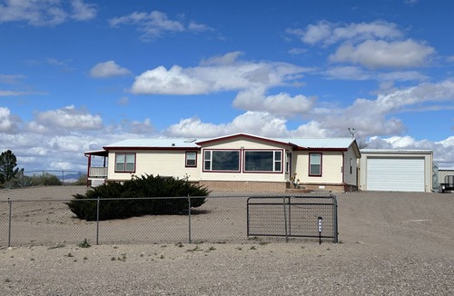 Elephant Butte House | A retreat near Elephant Butte Lake with beautiful views. Don’t miss out. Enjoy!