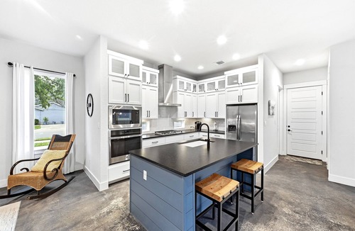 Georgetown House | Actually walkable to Georgetown Square with a private heated pool!