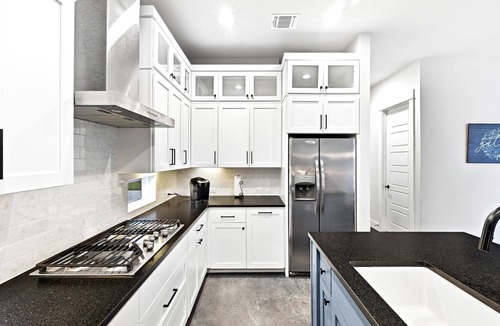 Georgetown House | Actually walkable to Georgetown Square with a private heated pool!