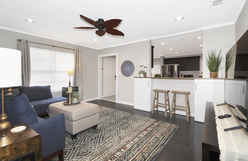 Fort Worth House | Adjacent to park and 5 min walk to the boat dock!