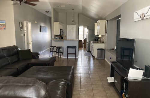 South Side House | Adorable Home Away From Home in the City by the Bay