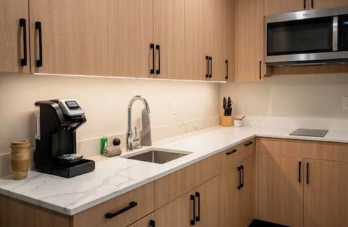 Port Aransas Hotel | Affordable Room Near Aransas Fishing Charters –Ideal for a Relaxing Coastal Stay