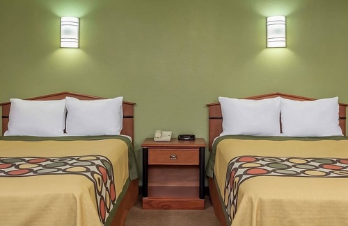 Austin Ave. Hotel | Affordable Stay in Waco Near Popular Event Venues