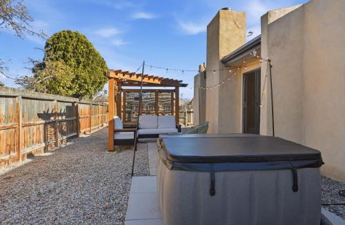Taylor Ranch House | Albuquerque Escape - Hot Tub Atrium home