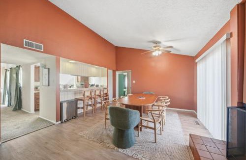 Taylor Ranch House | Albuquerque Escape - Hot Tub Atrium home