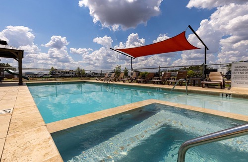 Dripping Springs Cabin | AMAZING Cabin in the Heart of the Hill Country w/breathtaking views,Pool & Spa!