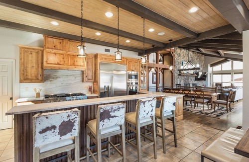 Purgatory House | Amazing Luxury Home - Views/Hot Tub/Fire Pit/Ping Pong - 3 Miles to Purg