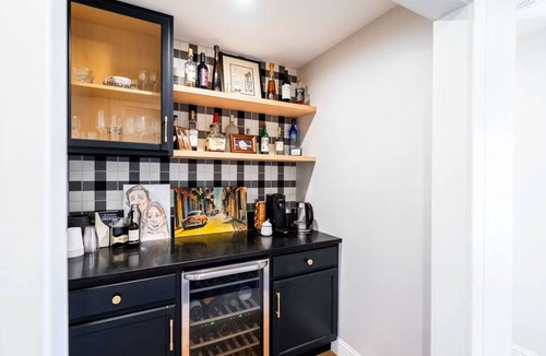 McNeil House | Amazing space to spread out in North Austin. Close to The Domain, Austin FC