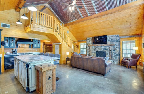 Alba Cabin | Angler's Cabin: Direct Lake Fork Access, By Marina