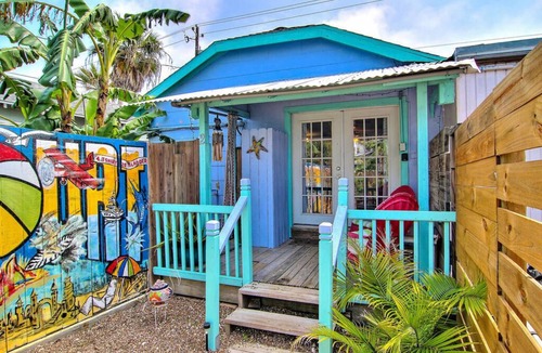 Old Town Cottage | Anglers Court #2 | Classic Midtown Port A Cottage