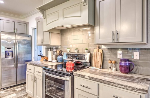 Austin House | Arete Stay. Like country in the city! Big oak trees only 12 mi. from downtown