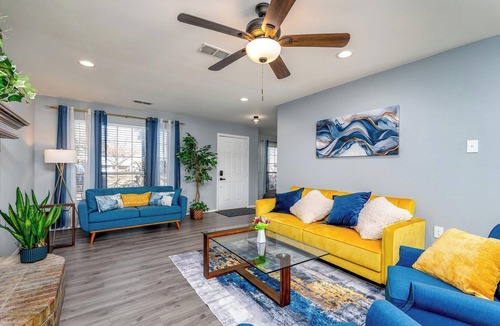 Abilene House | Azure Sky- A Relaxing Haven in the Heart of Texas