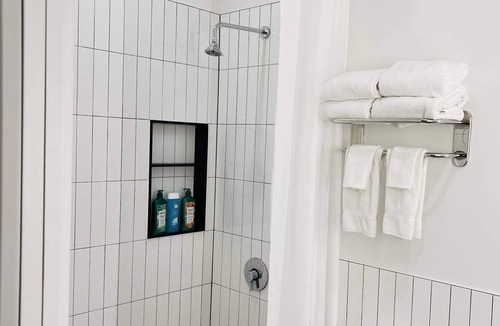 Kessler Apartment | Bardo Lofts Courtyard Suite #102