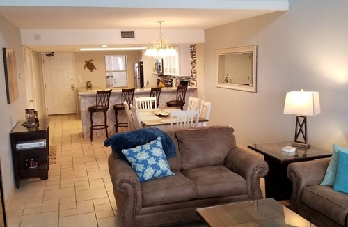 South Padre Island Condo | BEACHFRONT PENTHOUSE CONDO w/Vaulted Ceilings SUNTIDE II 506. Amazing GULF VIEW