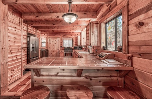 Bear Park House | Bear Paw Cabin near Lincoln National Forest 2,400 sq. ft.