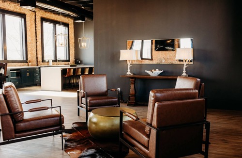 Crockett Apartment | Beautiful 100 year old building overlooking the square in downtown Crockett.