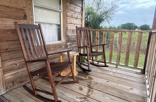 Needville House | Beautiful 2-bedroom farmhouse with AC in charming Needville. Pet friendly