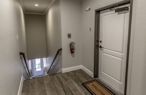 Sulphur Springs Apartment | Beautiful 2 BR 2 Bath Apt. in Historical Downtown-free Wifi-2 Private Balconies