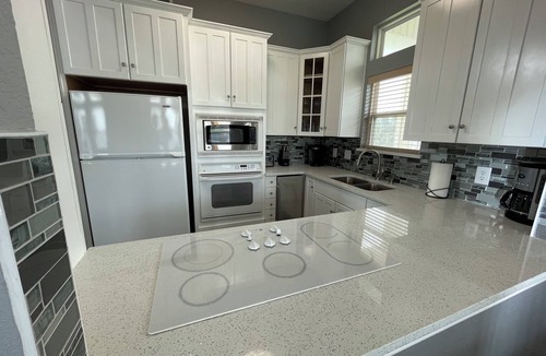 Pirates Beach West House | Beautiful 5 Bedroom with Private Pool and Hot Tub! Steps from the Beach!