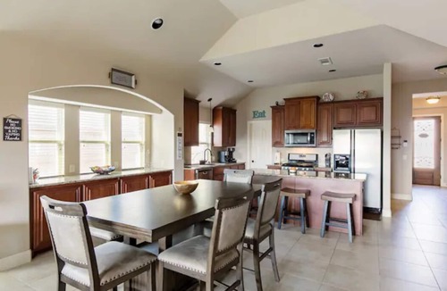 Mansfield House | Beautiful 5BD/3BA Near BLD/Waterpark/AT&T Stadium