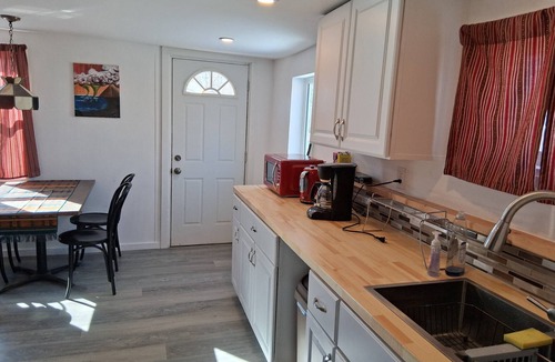 Cortez House | Beautiful adobe style house with yard and parking in town Cortez – Adobe CoCo
