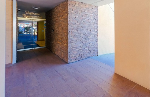 Central City Apartment | Beautiful Art Deco Suite Located Near Downtown & The Marina- Unit 7 Queen